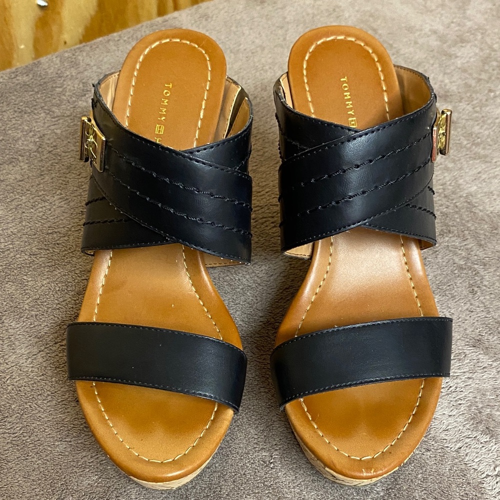 Tommy Hilfiger size 6-1/2 wedges